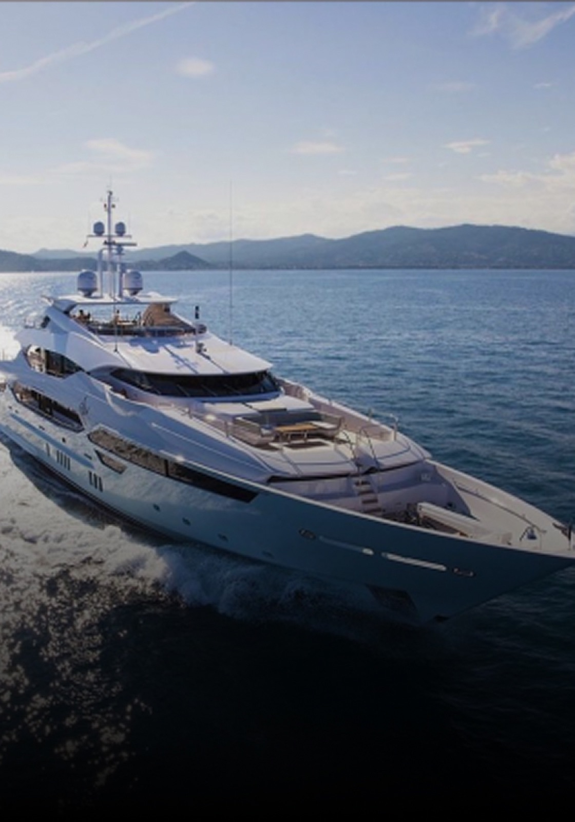 Luxury megayachts